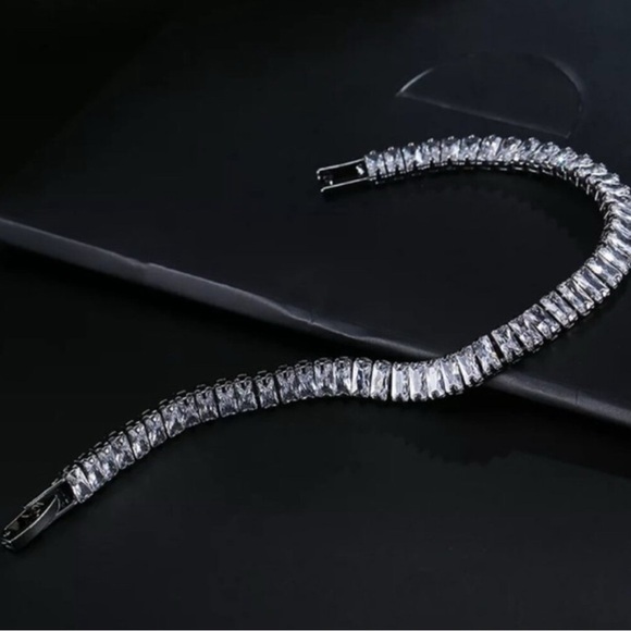 NEW 925 STERLING SILVER PRINCESS CUT DIAMOND BRACELET - Picture 2 of 6